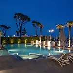 Hotel Sayonara