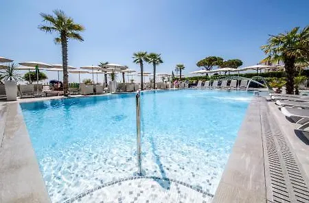 Hotel Sayonara